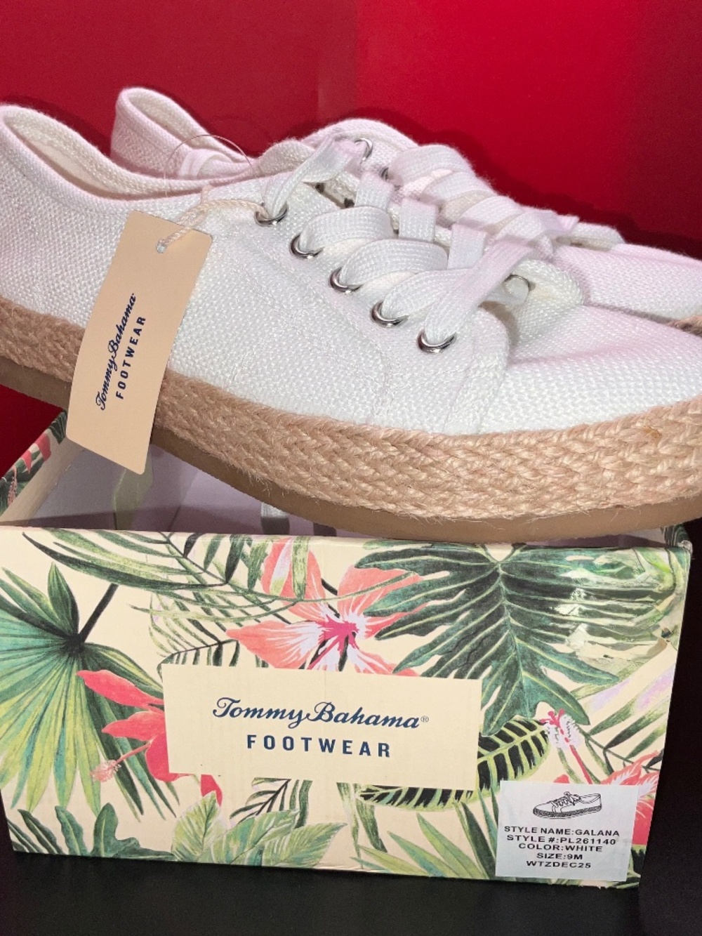 Tommy Bahama Galana. White Canvas Upper w/ Espadrille soles. US W9/M 7.5. NWT
